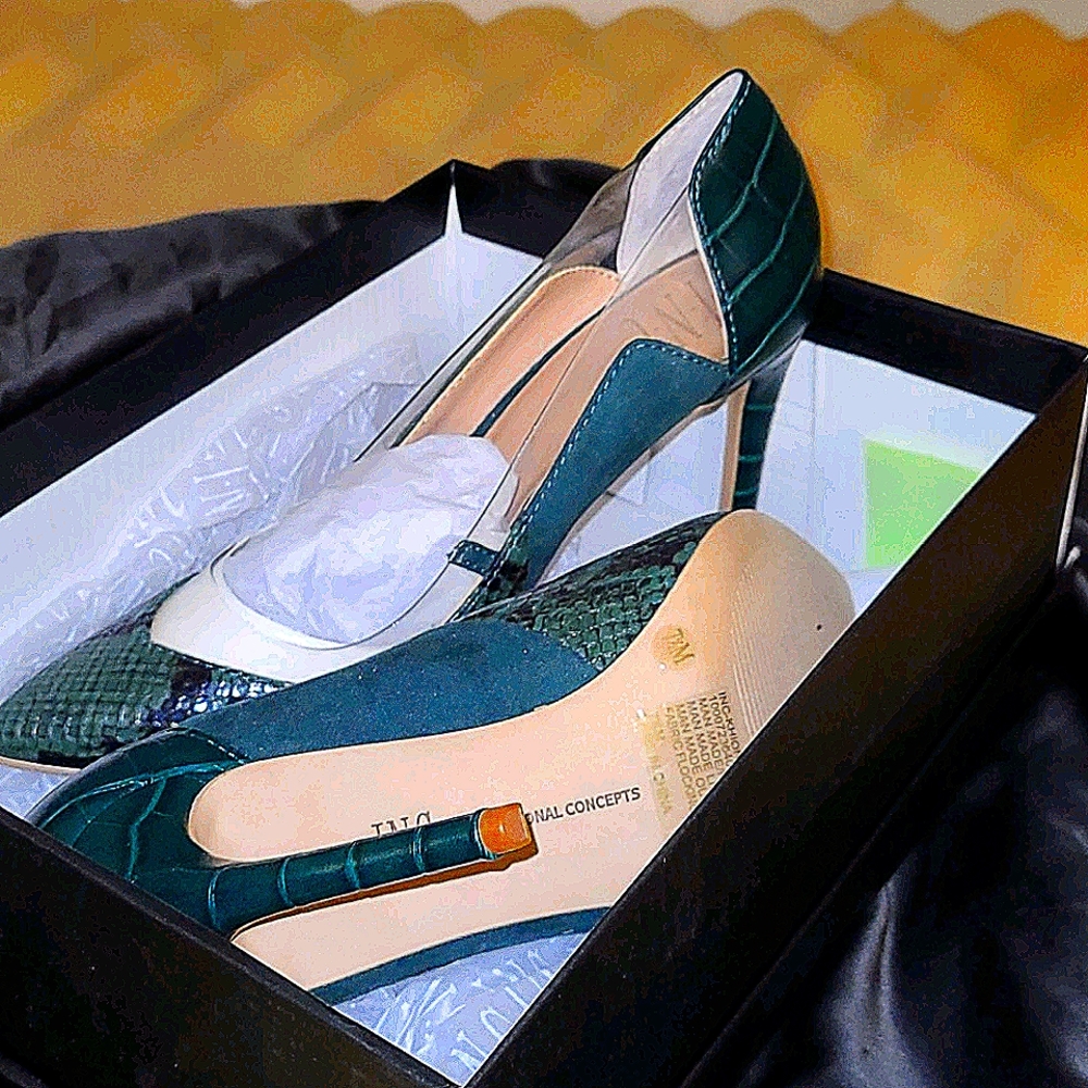 khione vinyl pump shoes